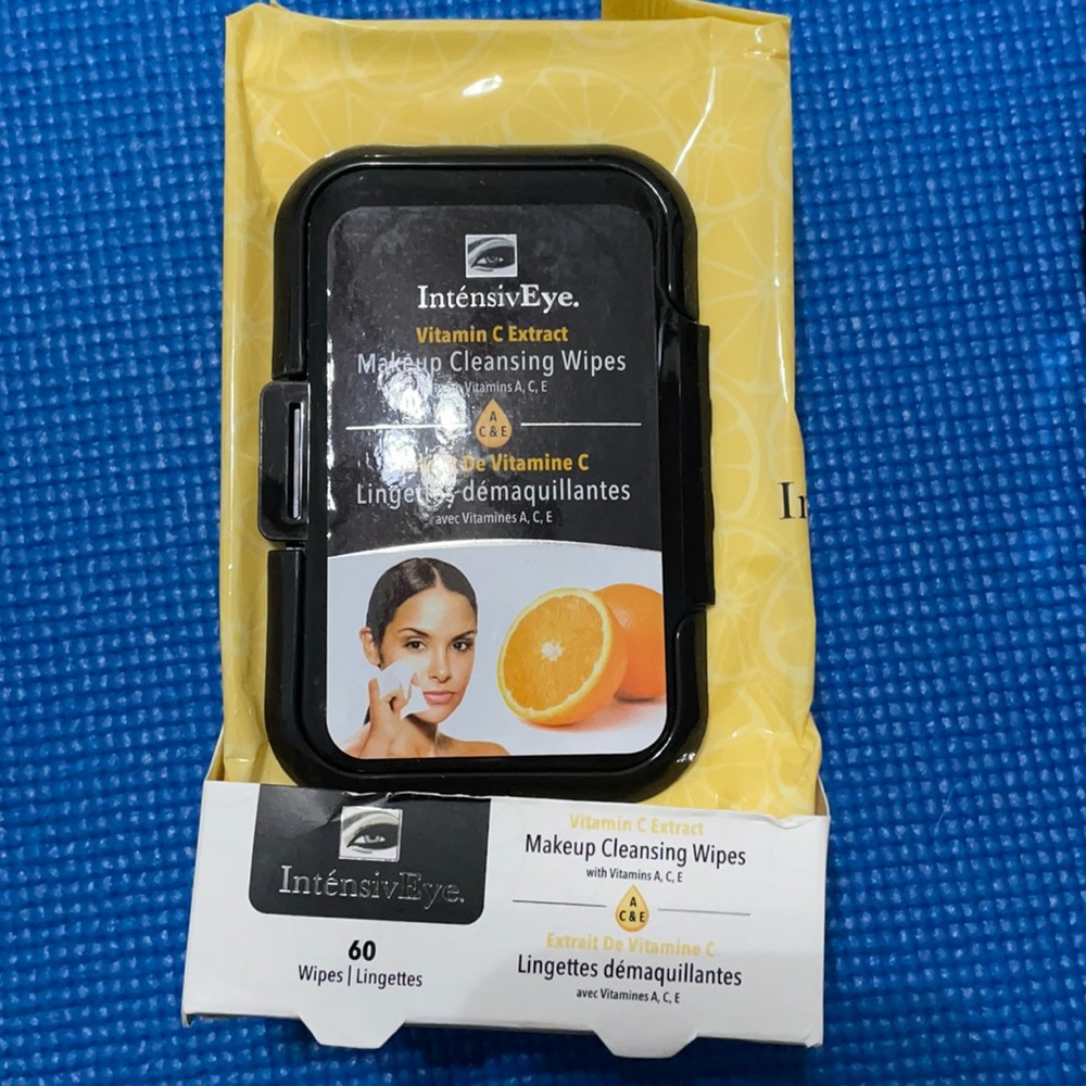 Make up cleansing wipe